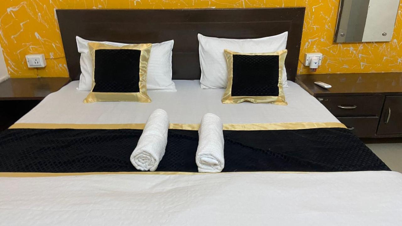 Travel Monkey Hostel Agra  Exterior photo